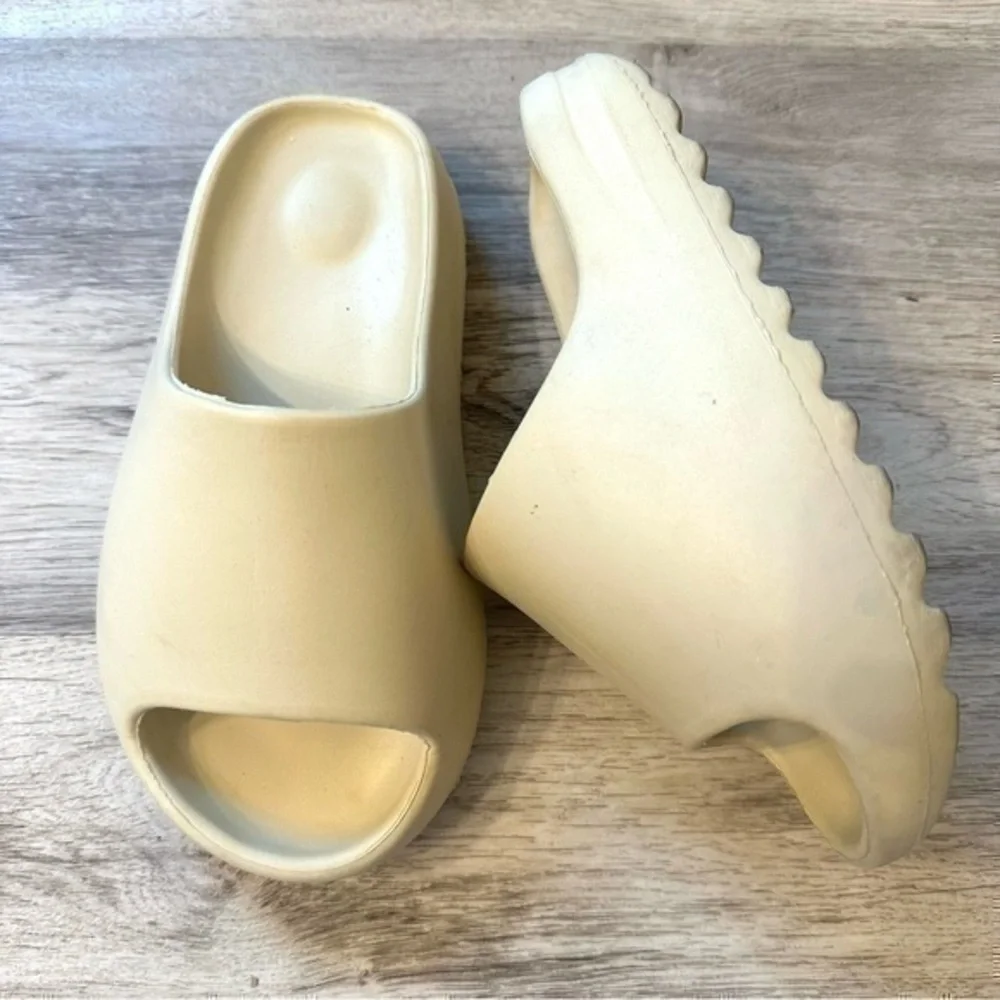 Girls Cream Platform Slides Size 3-4 Chunky Summer Sandals Cute